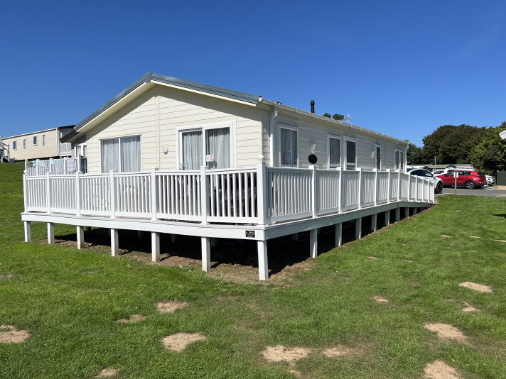 Accessible 2 Bedroom Lodge TH45, Nodes Point, Isle of Wight