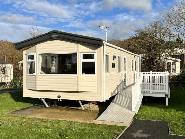 2 Bedroom Caravan CW111, Whitecliff Bay, Bembridge, Isle of Wight