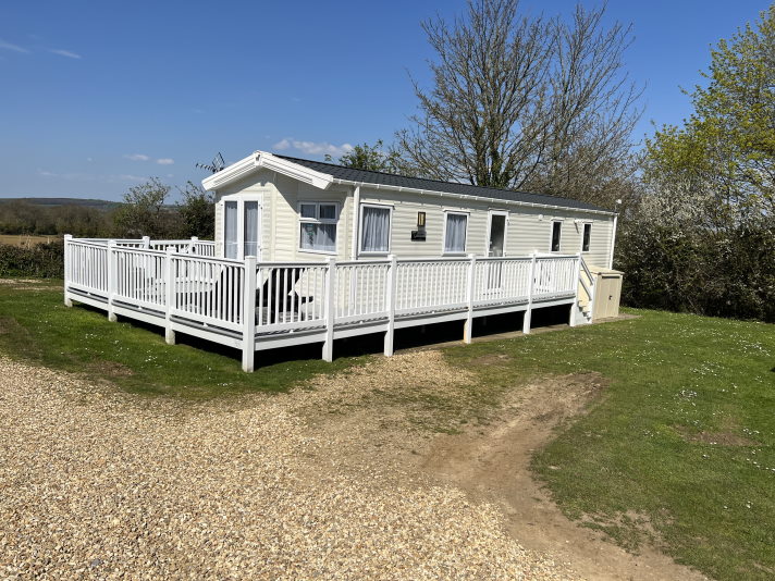 Luxury 3 bedroom caravan MC37, Lower Hyde, Shanklin, Isle of Wight - dog friendly